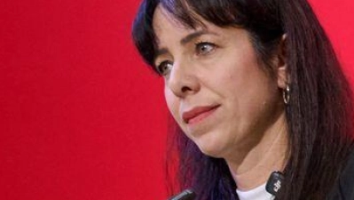 Die Spitzenkandidatin und Fraktionsvorsitzende der Berliner Linken, Elif Eralp, will neue Regierende Bürgermeisterin werden. (Archivbild)  (Foto: Sebastian Gollnow/dpa)