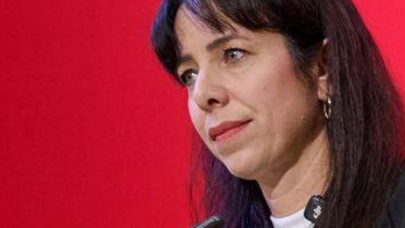 Die Spitzenkandidatin und Fraktionsvorsitzende der Berliner Linken, Elif Eralp, will neue Regierende Bürgermeisterin werden. (Archivbild)  (Foto: Sebastian Gollnow/dpa)