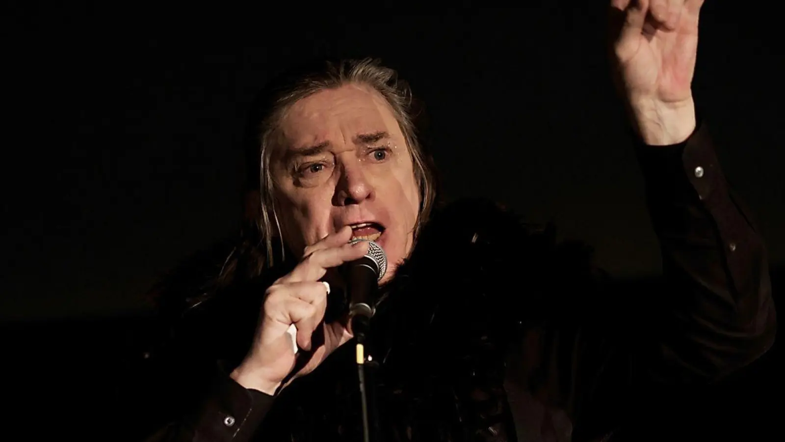 Blixa Bargeld schreibt seine Texte lieber selbst. (Foto: Carsten Koall/dpa)