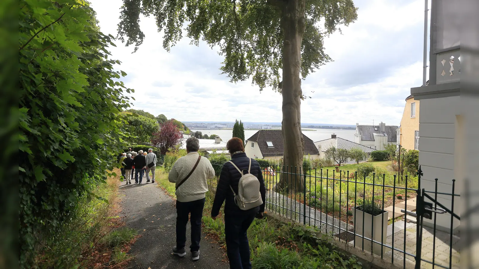 Die Millionenstadt Hamburg hat idyllische, fast kleinstädtische Seiten, freilich welche, denen man den Wohlstand ansieht. Das Treppenviertel ist noch dazu eine städtebauliche Kuriosität. (Foto: Thomas Wirth)