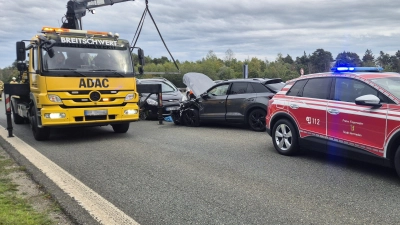 Bei einem Auffahrunfall auf der A6 zwischen den Anschlussstellen Aurach und Feuchtwangen-Nord wurden am Sonntag zwei Menschen leicht verletzt. (Foto: NEWS5/Enrico Wohlgemuth)