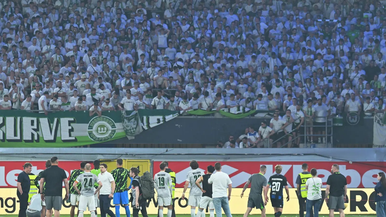 Nach dem Abstieg kommt beim VfL Wolfsburg alles auf den Prüfstand. (Foto: Swen Pförtner/dpa)