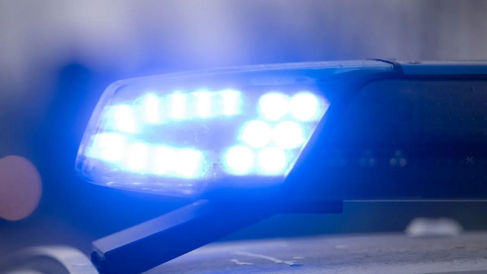 Der 35-Jährige wurde schließlich in eine Polizeizelle gebracht. (Symbolbild) (Foto: Marijan Murat/dpa)