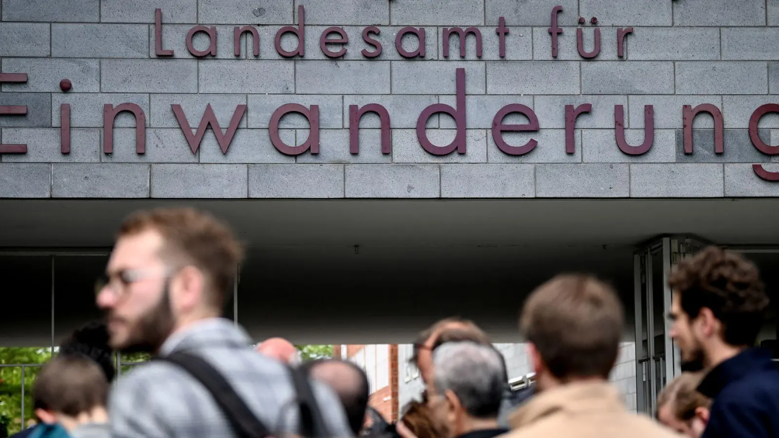 Das Landesamt für Einwanderung (LEA) die zentrale Einbürgerungs- und Staatsangehörigkeitsbehörde im Land Berlin. (Archivbild) (Foto: Britta Pedersen/dpa)