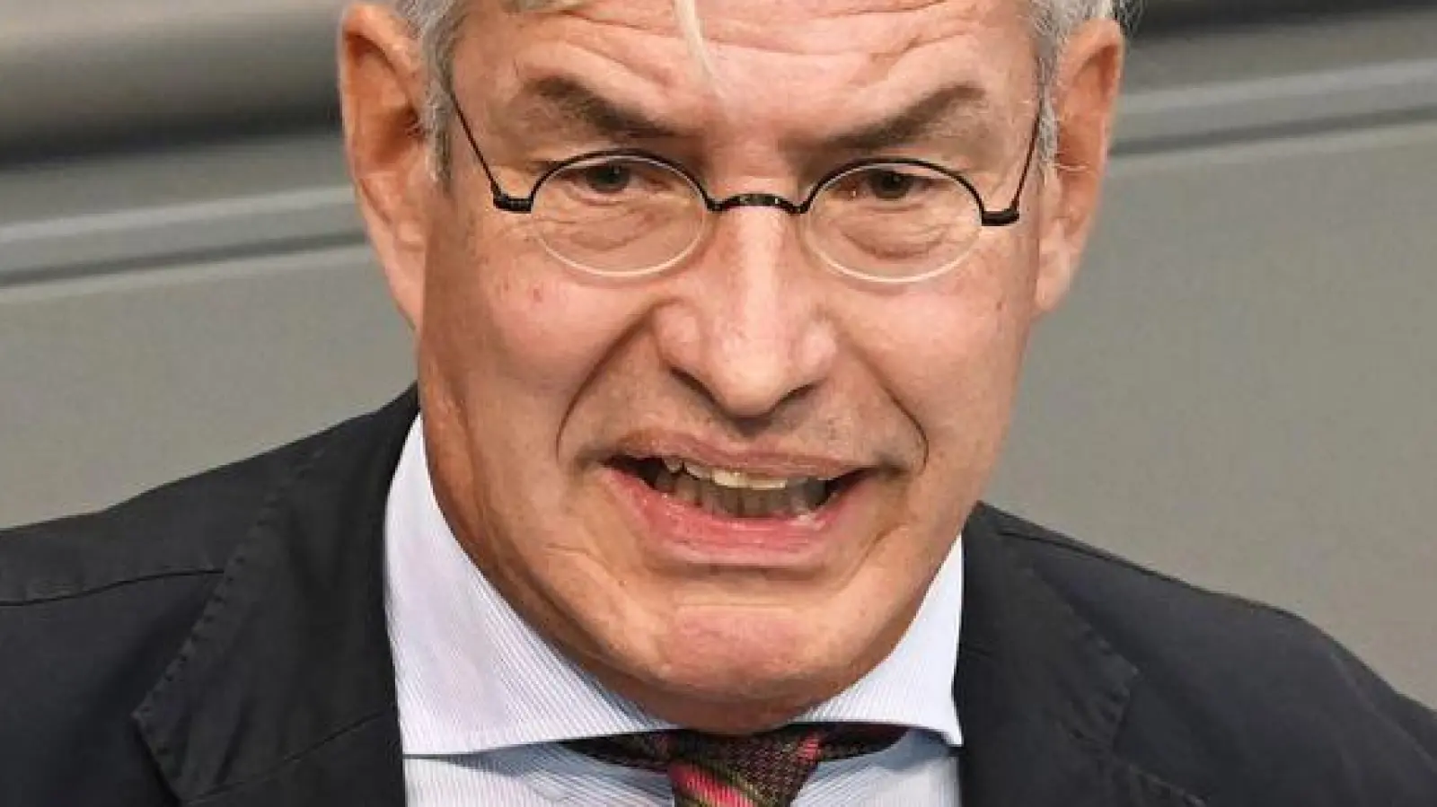 Eine Steuerreform müsse zu einem wesentlichen Teil durch Einsparungen beim Staat gegenfinanziert werden, fordert Mathias Middelberg. (Archivbild)  (Foto: Anna Ross/dpa)