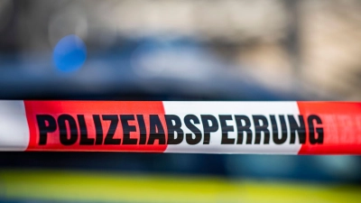 Ein Großaufgebot an Einsatzkräften ist ausgerückt. (Symbolbild) (Foto: David Inderlied/dpa)