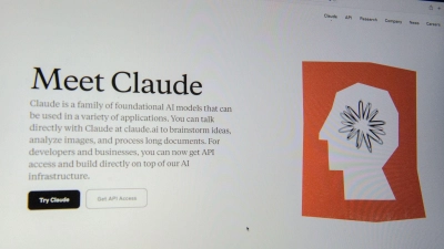 Ausgewählten Partnern macht das US-Unternehmen Anthropic Claude Mythos Preview zugänglich.  (Foto: Andrej Sokolow/dpa)
