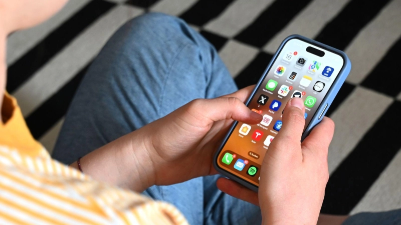 CDU und CSU wollen variable Altersgrenzen für Social-Media-Plattformen. (Symbolbild) (Foto: Elisa Schu/dpa)