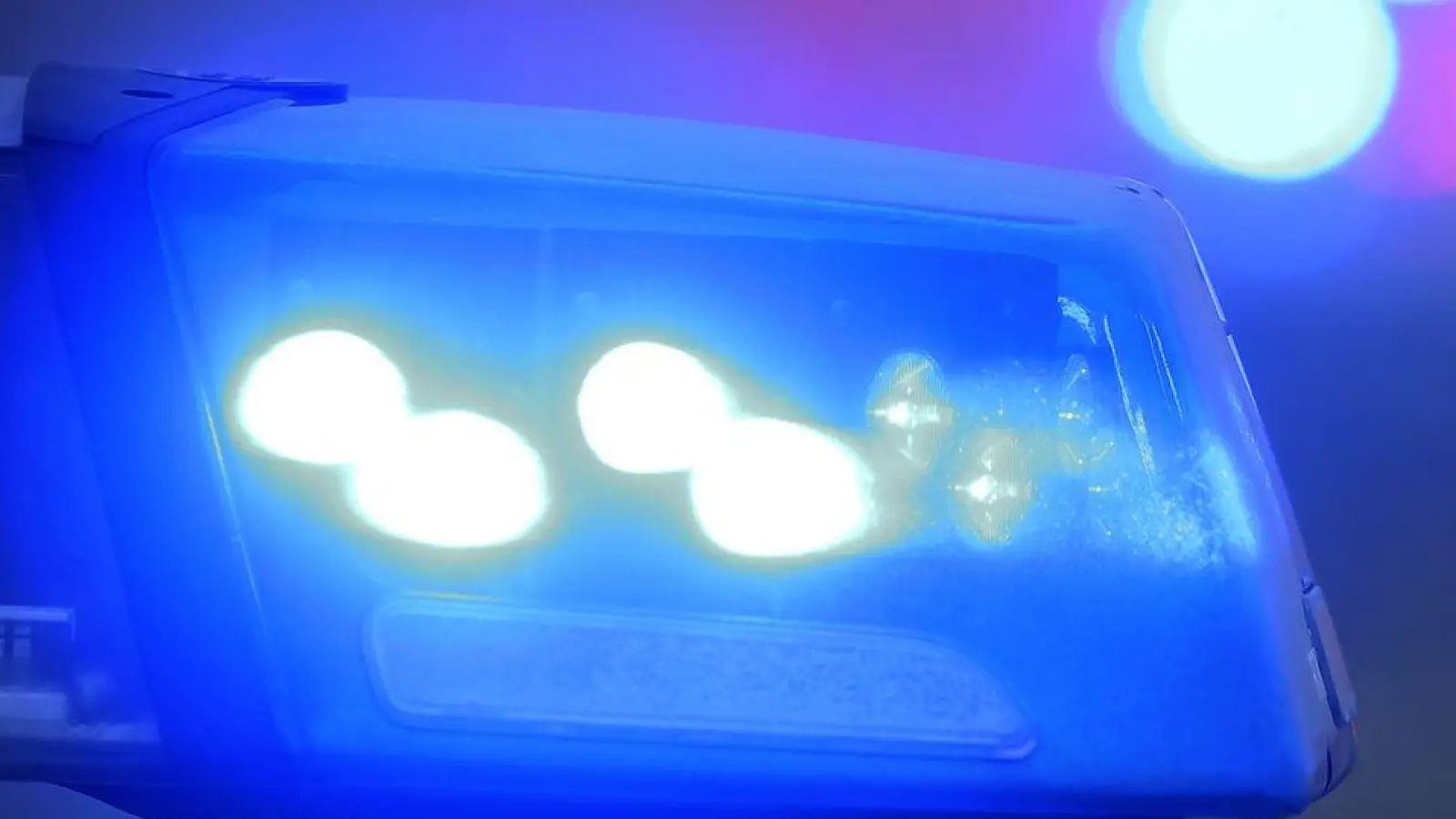 Die Polizei durchsucht mit rund 200 Kräften den City Club am Königsplatz. (Symbolbild) (Foto: Karl-Josef Hildenbrand/dpa)