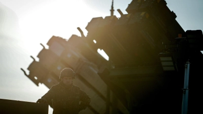 Nach dem Eindringen russischer Drohnen in den Luftraum der Nato will die Nato die Schutzmaßnahmen an der Ostflanke noch einmal verbessern. (Archivbild) (Foto: Kay Nietfeld/dpa)