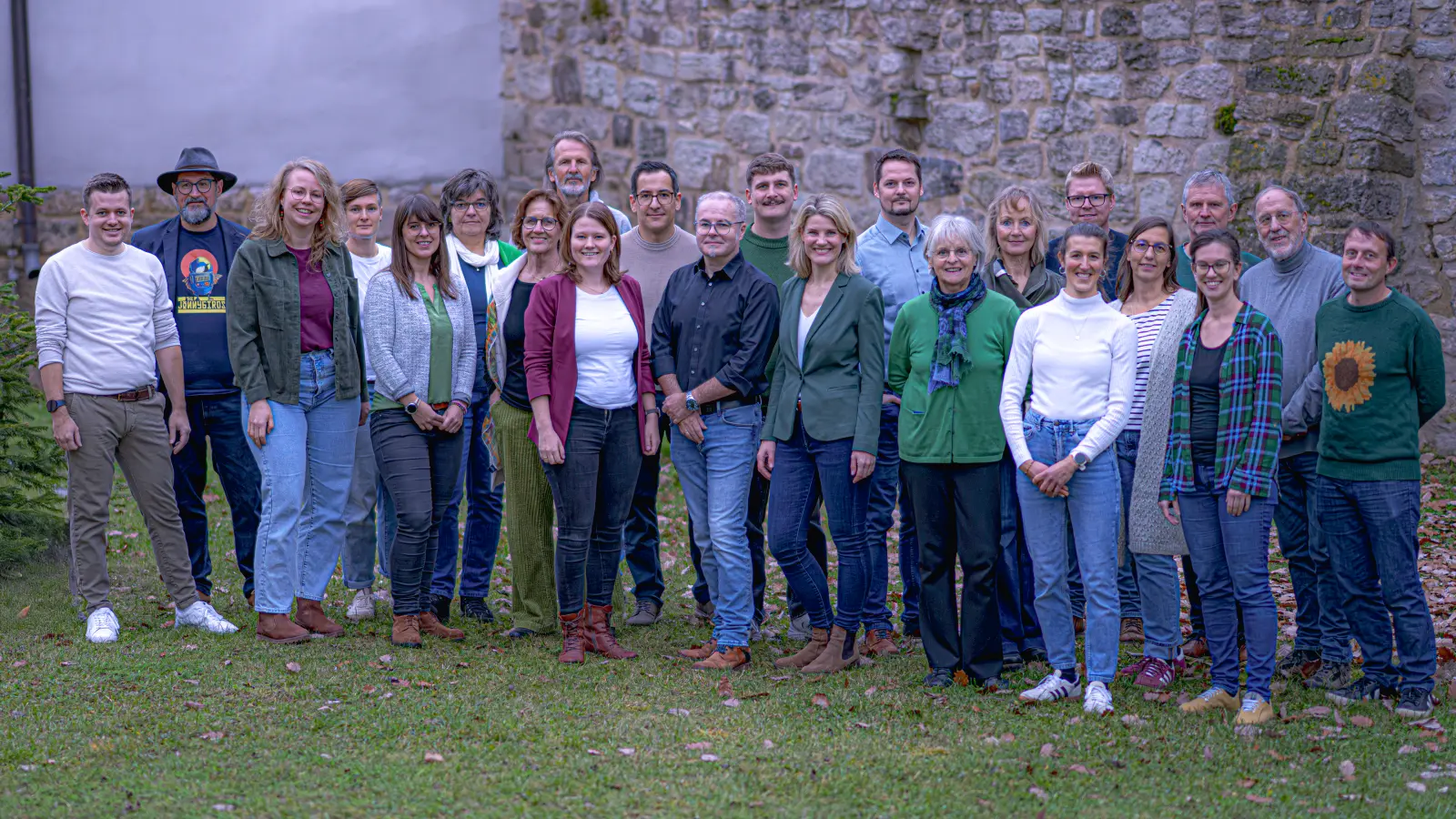 Mit einer bunten Mischung im Hinblick auf Geschlecht, Alter und Beruf gehen die Herrieder Grünen ins Rennen um die Kommunalwahl 2026.  (Foto: Klaus Bittner)
