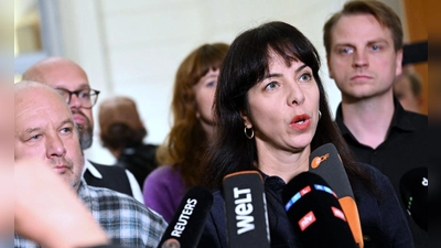Linke-Fraktionsvorsitzende Elif Eralp hat betont, konsequent gegen Gewalt und Kriminalität vorgehen zu wollen.  (Foto: Britta Pedersen/dpa)