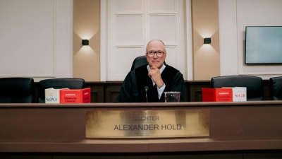 Richter Alexander Hold ist zurück. (Foto: Joyn/BECKER FILMS/Joyn/dpa)