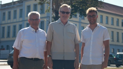 Hans Henninger (von links), Dr. Hermann Schröter und Marco Meier fühlen sich in Sachen ANregiomed hingehalten. Die Vertreter der Freien Wähler im Landkreis fordern endlich Entscheidungen. (Foto: Robert Maurer)