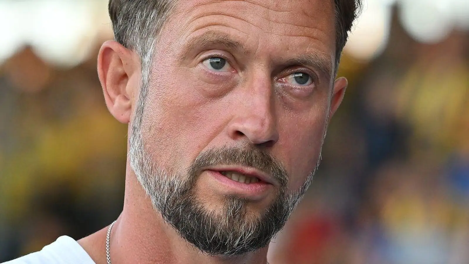 Eintracht-Coach Lars Kornetka und sein Team sind wieder auf dem Boden der Tatsachen angekommen. (Foto: Swen Pförtner/dpa)