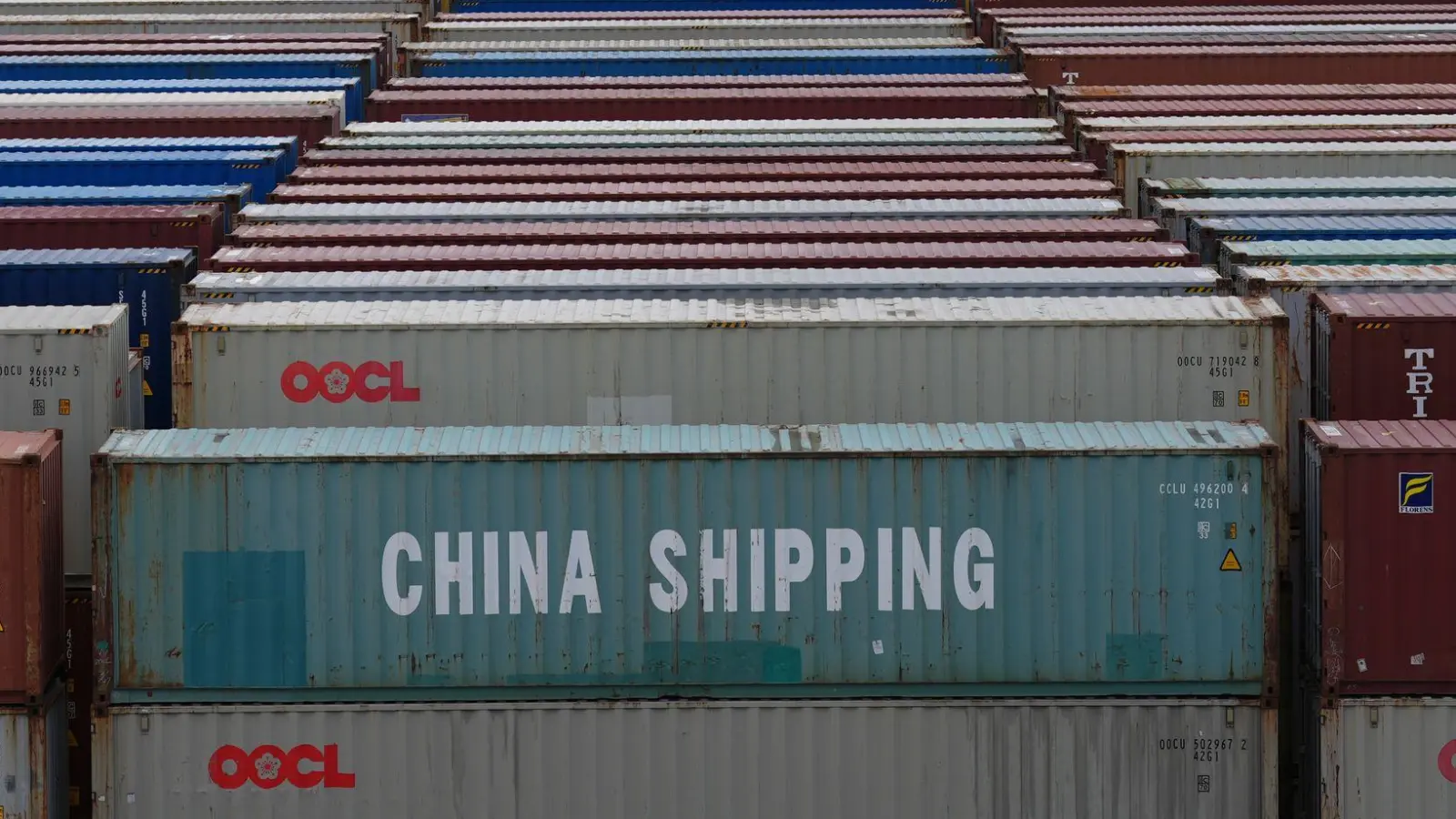 Trotz Handelsstreit mit den USA zeigen sich Chinas Exporte robust. Die Volksrepublik verkauft mehr in andere Staaten. (Archivbild)  (Foto: Marcus Brandt/dpa)