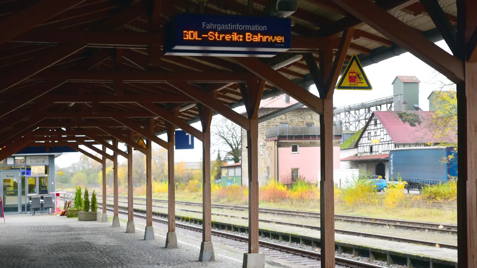 Am Rothenburger Bahnhof war ebenfalls „tote Hose” am Bahnsteig. (Foto: Irmeli Pohl)