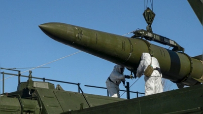 Das russische Militär feuert immer wieder ballistische Raketen auf Ziele in der Ukraine ab. (Archivbild) (Foto: -/Russian Defense Ministry Press Service/AP/dpa)