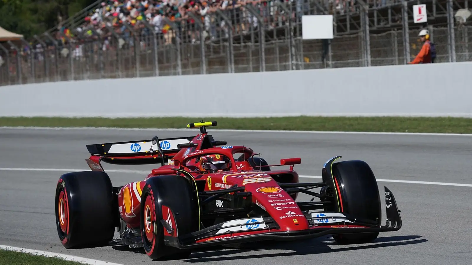 Sainz führt im letzten Training das Fahrerfeld an. Wer holt am Samstag die Pole? (Foto: Hasan Bratic/dpa)