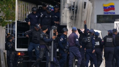 Trump nennt unter anderem die Freilassung politischer Gefangener als Grund für eine mögliche Entspannung zwischen den Ländern. (Archivbild) (Foto: Ariana Cubillos/AP/dpa)