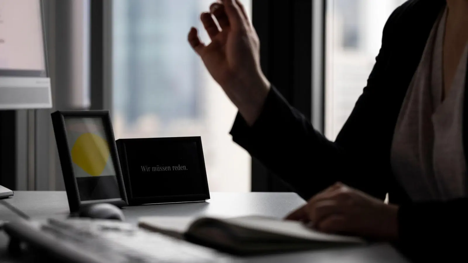 Geschichten aus dem Büro sollten im Büro bleiben. (Foto: Hannes P Albert/dpa/dpa-tmn)