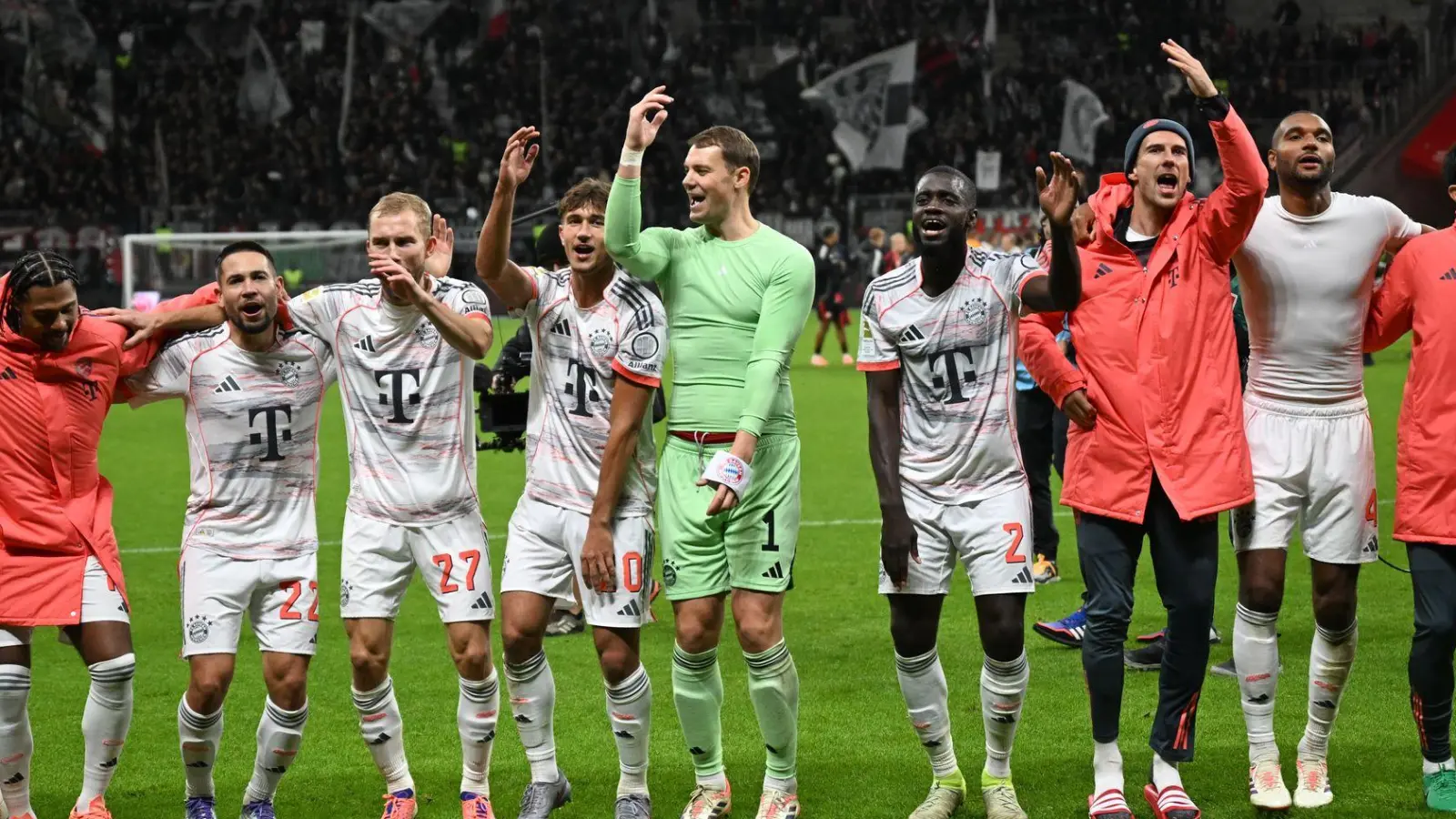 Die Bayern feierten bei Eintracht Frankfurt den nächsten dominanten Erfolg. (Foto: Arne Dedert/dpa)