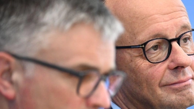 Regierungssprecher Stefan Kornelius nimmt für die Bundesregierung Stellung zum Vorstoß Macrons. (Archivbild) (Foto: Bernd von Jutrczenka/dpa)
