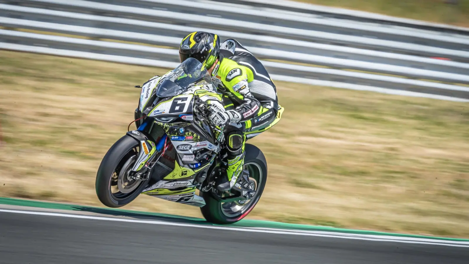 Marco Fetz darf zurück in den Sattel seiner Rennmaschine. (Foto: Dino Eisele)