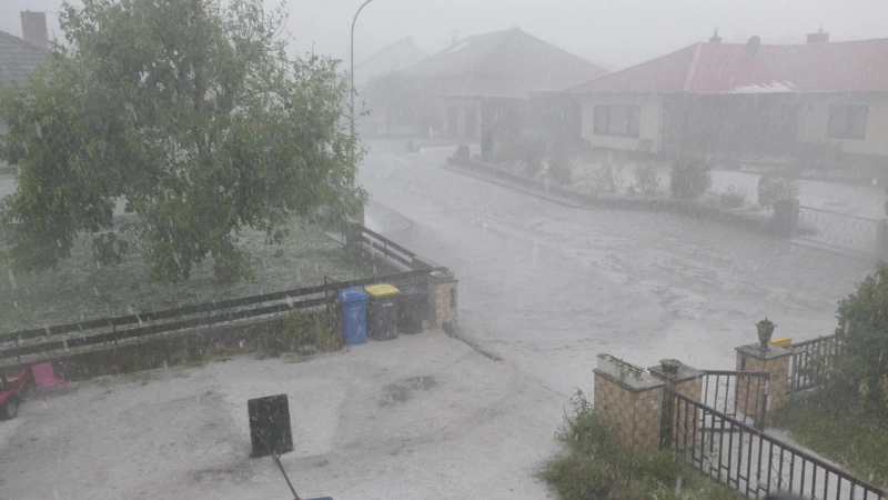 So sah es am Dienstag kurz nach 18 Uhr in Uehlfeld aus.  (Foto: Markus Schneider)
