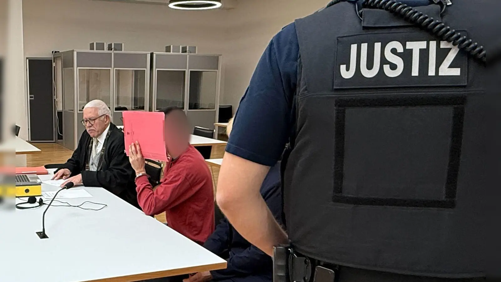 Der Angeklagte hatte die Taten im Prozess eingeräumt. (Archiv) (Foto: Martin Oversohl/dpa)