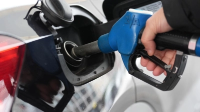 Um rund acht Cent unterscheiden sich die günstigsten Regionen von den teuersten. (Symbolbild) (Foto: Marcus Brandt/dpa)