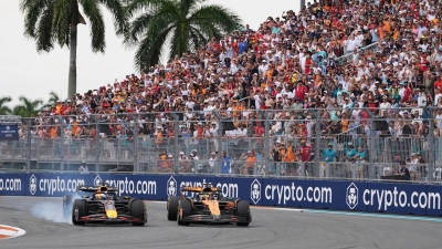Oscar Piastri (r) ist der Mann der Stunde in der Formel 1. (Foto: Rebecca Blackwell/AP/dpa)