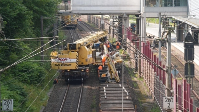 Bereits im vergangenen Jahr wurde an der Bahnstrecke zwischen Berlin und Hamburg gebaut. (Archivbild) (Foto: Marcus Brandt/dpa)