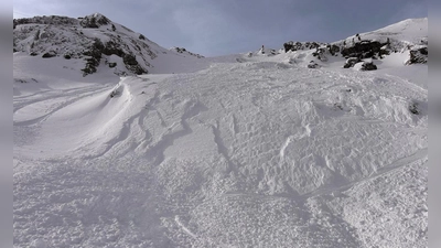 Nach elf Lawinentoten in den Alpen seit vergangenem Freitag wird die Frage der Bergungskosten aufgeworfen  (Foto: Zoom.Tirol/APA/dpa)