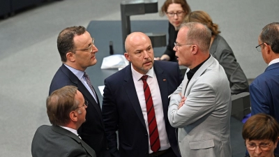 Für die Fraktionschefs von Union und SPD liefen Bundestags-Abstimmungen nicht immer rund. (Archivbild) (Foto: Niklas Treppner/dpa)