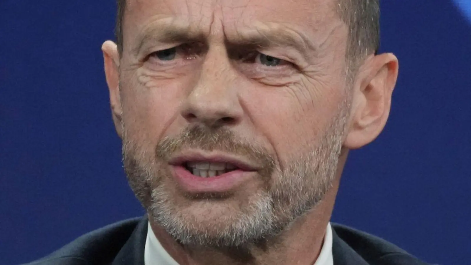 UEFA-Präsident Aleksander Ceferin sieht Liga-Spiele im Ausland kritisch. (Archivbild) (Foto: Darko Vojinovic/AP/dpa)