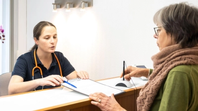 Was genau kostet&#39;s? Darüber muss die Arztpraxis bei individuellen Gesundheitsleistungen aufklären. (Foto: Benjamin Nolte/dpa-tmn)
