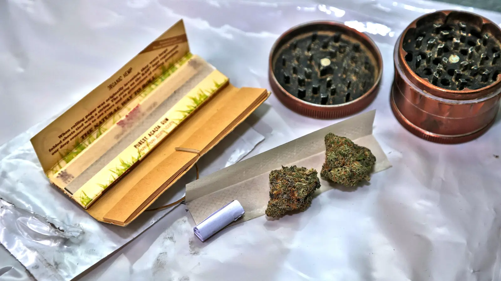 Die zwei Kilo Marihuana haben die Beamten im Kofferraum unter einer Abdeckung gefunden. (Symbolbild: Tizian Gerbing)