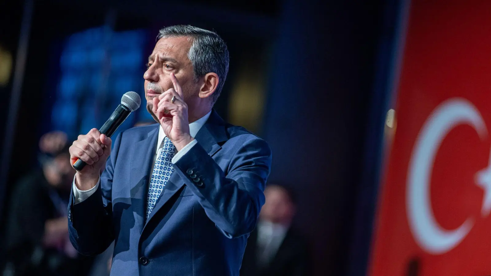 Özel drohte die Absetzung in dem von einem ehemaligen Parteimitglied angestrengten Verfahren. (Archivbild) (Foto: Tunahan Turhan/SOPA Images via ZUMA Press Wire/dpa)