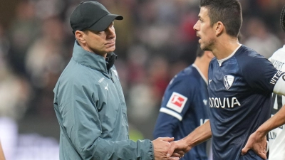 Nach dem 2:7 bei Eintracht Frankfurt hat Bochums Interimstrainer Markus Feldhoff Selbstkritik geübt. (Foto: Thomas Frey/dpa)