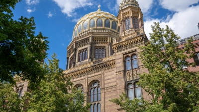 An der Synagoge in der Oranienburger Straße gab es einen Polizeieinsatz. (Archivbild) (Foto: Monika Skolimowska/dpa)