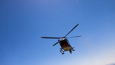 Ein Rettungshubschrauber brachte den Mann ins Krankenhaus. (Symbolbild) (Foto: Philipp von Ditfurth/dpa)