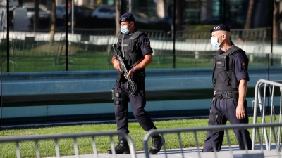 Dem Mann droht eine Haftstrafe von bis zu 15 Jahren. (Archivfoto) (Foto: Armando Franca/AP/dpa)