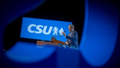 CSU-Chef Markus Söder verspricht dem CDU-Vorsitzenden Friedrich Merz, dass er sich auf Bayern verlassen kann. (Foto: Peter Kneffel/dpa)