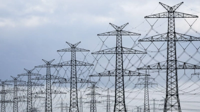 Der Bund ist jetzt Miteigentümer des Übertragungsnetzbetreibes Tennet. (Symbolbild) (Foto: Christian Charisius/dpa)