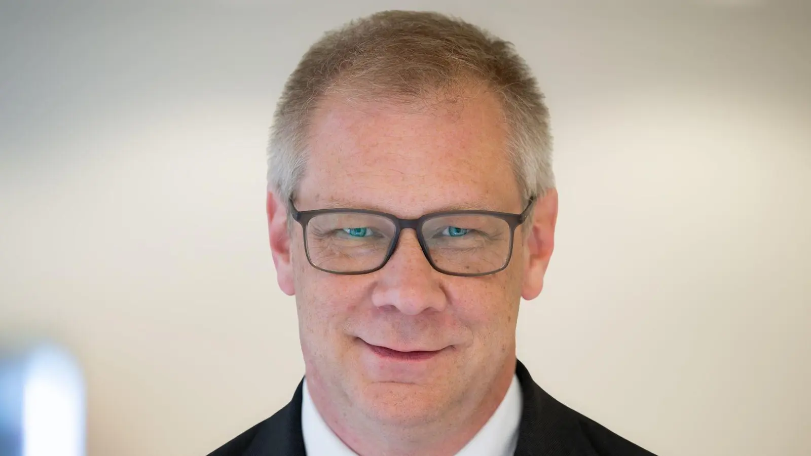 Der Brandenburger Antisemitismusbeauftragte Andreas Büttner wehrt sich gegen zunehmende Kritik (Archivbild). (Foto: Soeren Stache/dpa)