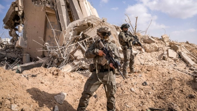 Israels Armee will eigenen Angaben nach die Einzelheiten eines Vorfalls in der Nähe eines humanitären Verteilungszentrums in Rafah untersuchen. (Archivbild) (Foto: Ilia Yefimovich/dpa)