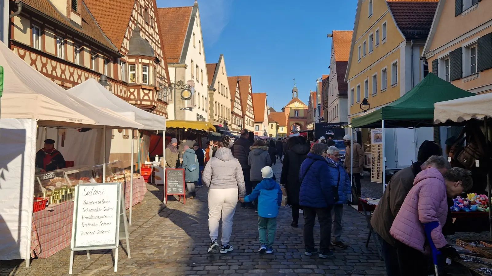 Der beliebte Lichtmessmarkt lockt die ganze Familie wieder ins schöne Windsbach. (Foto: Karl Lechner)