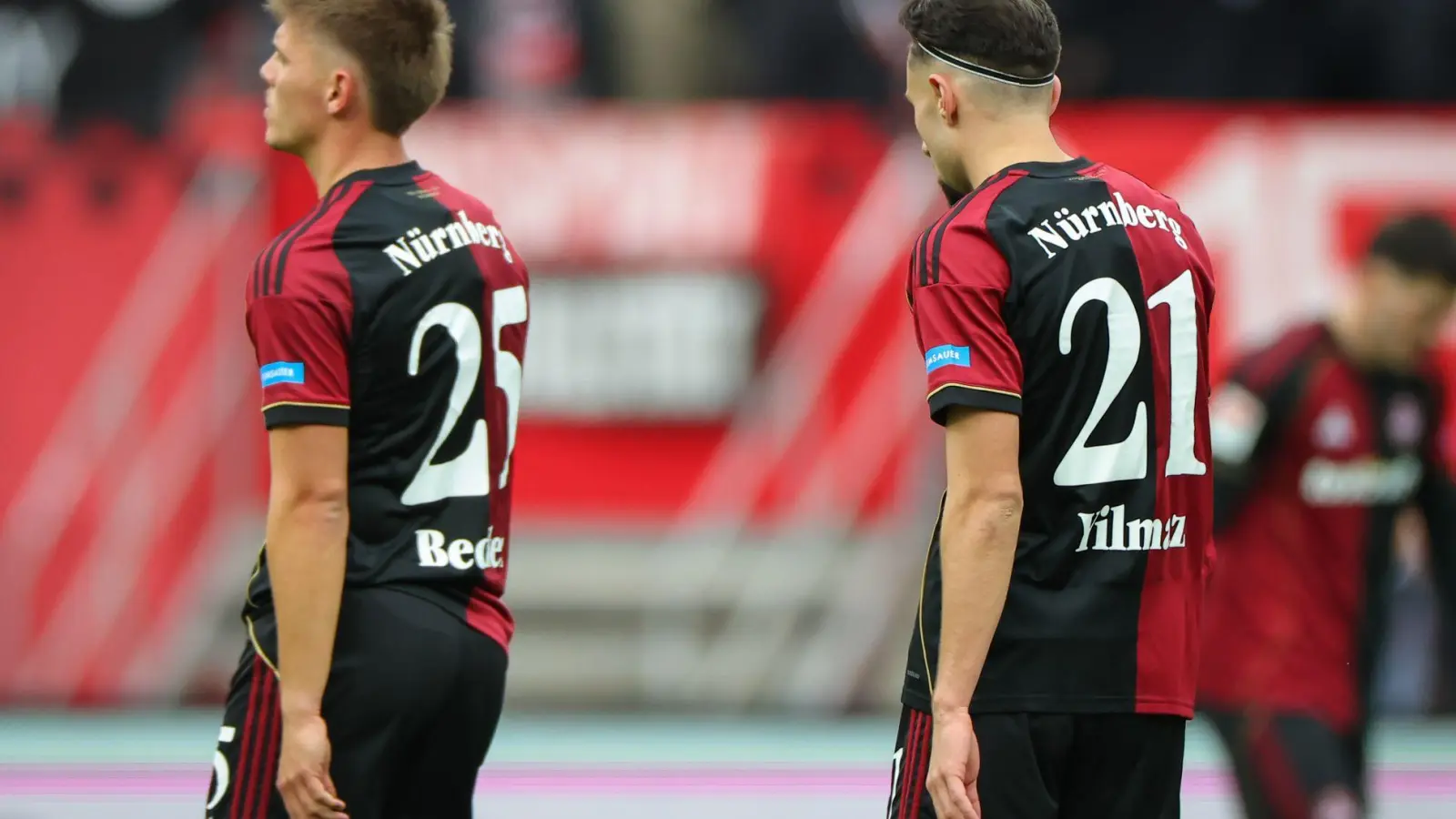 Für den 1. FC Nürnberg setzte es in der 2. Liga daheim gegen Kiel einen kleinen Dämpfer. (Foto: Daniel Karmann/dpa)