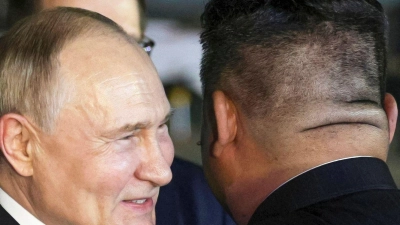 Russlands Präsident Putin dankte in Pjöngjang seinem Gastgeber Kim für die Unterstützung der russischen Politik im Moskauer Angriffskrieg gegen die Ukraine. (Foto: Gavriil Grigorov/Sputnik Kremlin Pool/AP/dpa)